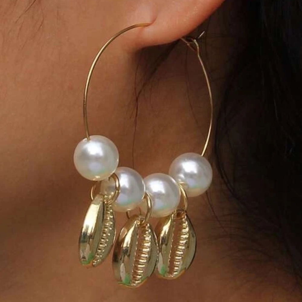 Bohemian Mermaid Pearl Seashell gold hoop earrings - Picture 1 of 5